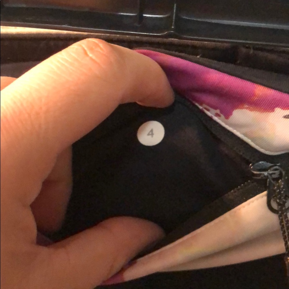 Lululemon - Picture 3 of 3